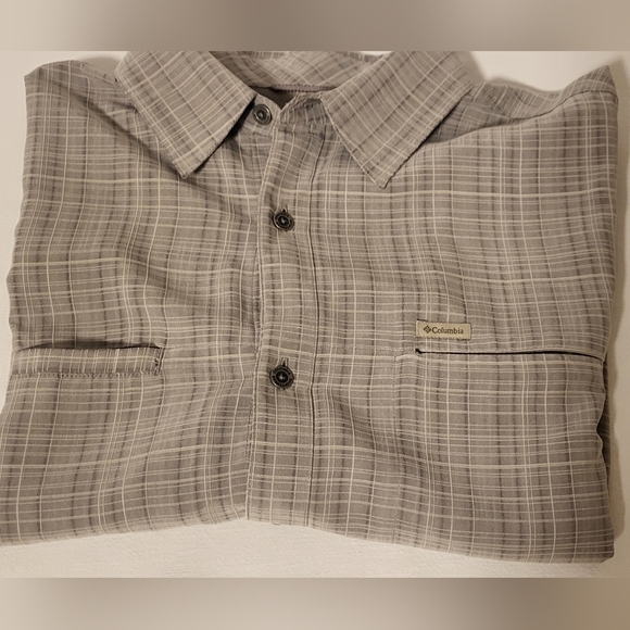 Columbia men's casual button-down short-sleeve shirt, Sze Large,  plaid pattern - Picture 12 of 13